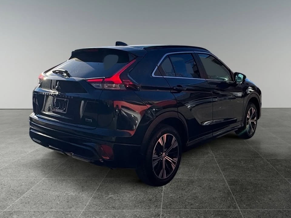 2022 Mitsubishi Eclipse Cross - Image 4 of 15