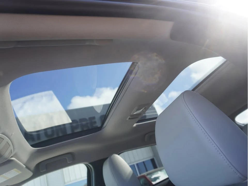 2022 Mitsubishi Eclipse Cross - Image 10 of 16