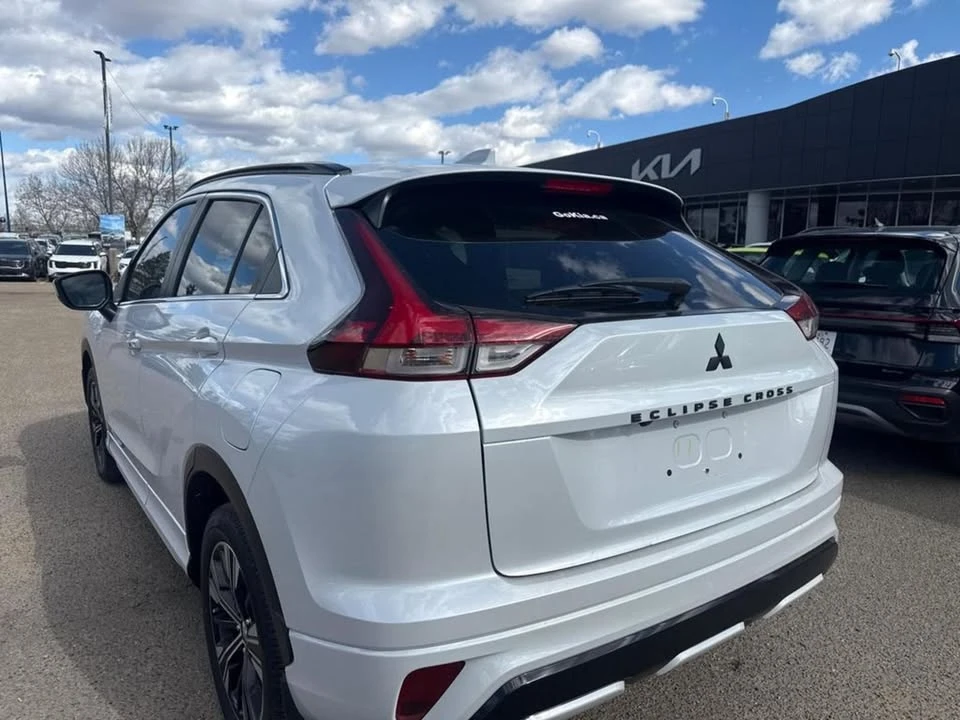 2022 Mitsubishi Eclipse Cross - Image 11 of 20