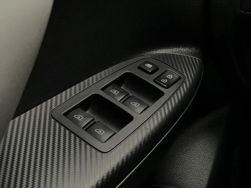 2022 Mitsubishi Eclipse Cross - Image 16 of 19