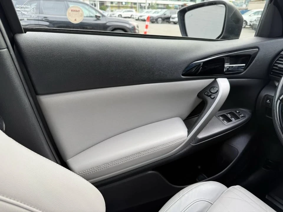 2022 Mitsubishi Eclipse Cross - Image 18 of 20