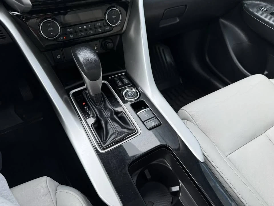 2022 Mitsubishi Eclipse Cross - Image 13 of 20