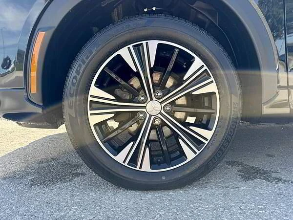 2022 Mitsubishi Eclipse Cross - Image 3 of 15