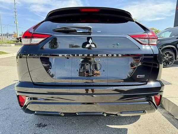 2022 Mitsubishi Eclipse Cross - Image 2 of 15