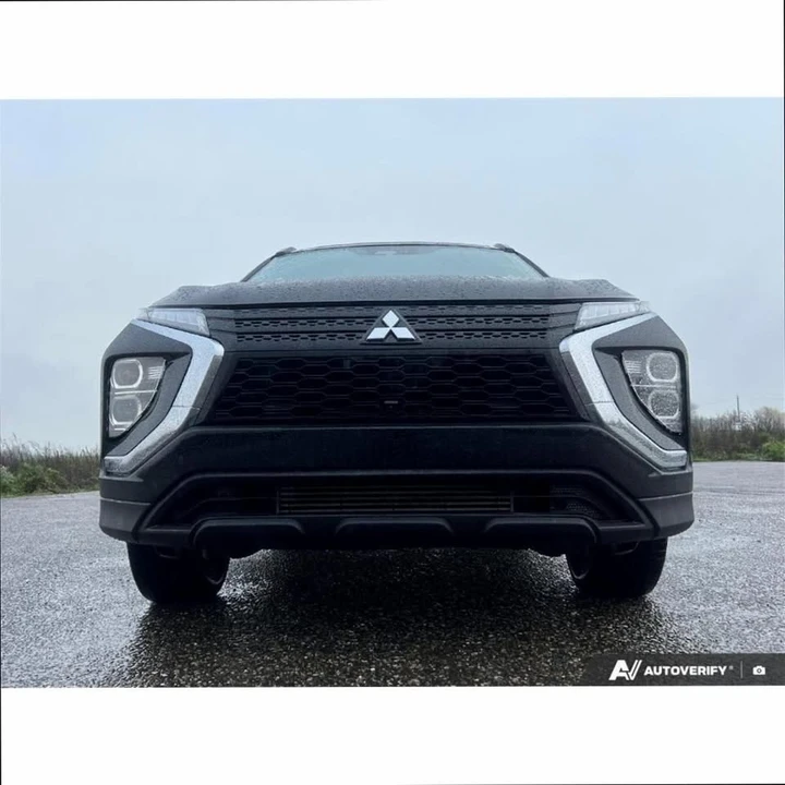 2022 Mitsubishi Eclipse Cross - Image 2 of 19