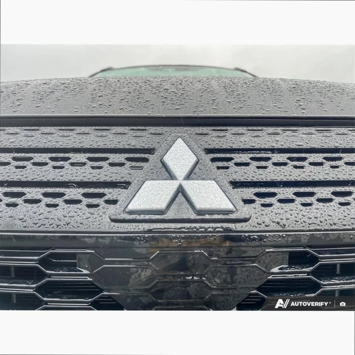 2022 Mitsubishi Eclipse Cross - Image 8 of 19