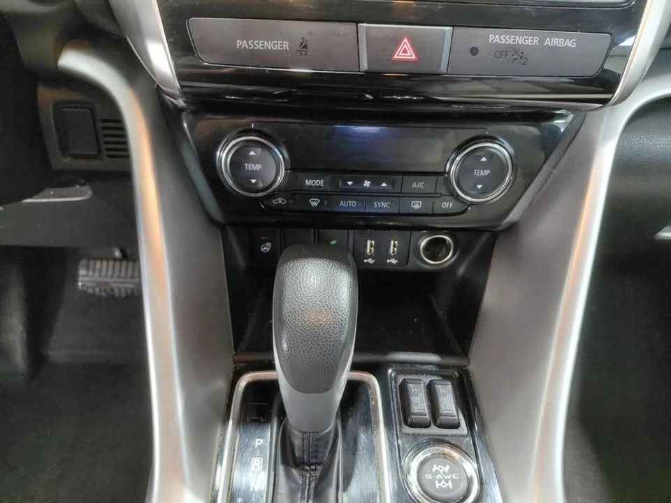 2022 Mitsubishi Eclipse Cross - Image 12 of 20