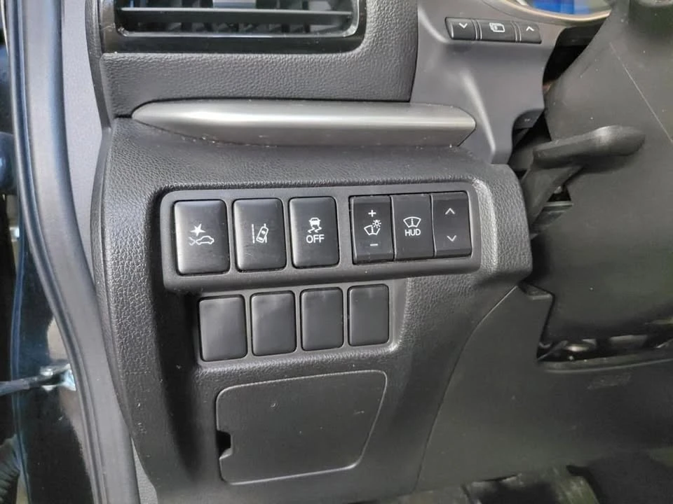 2022 Mitsubishi Eclipse Cross - Image 17 of 20