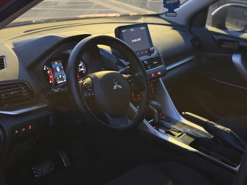 2022 Mitsubishi Eclipse Cross - Image 9 of 11