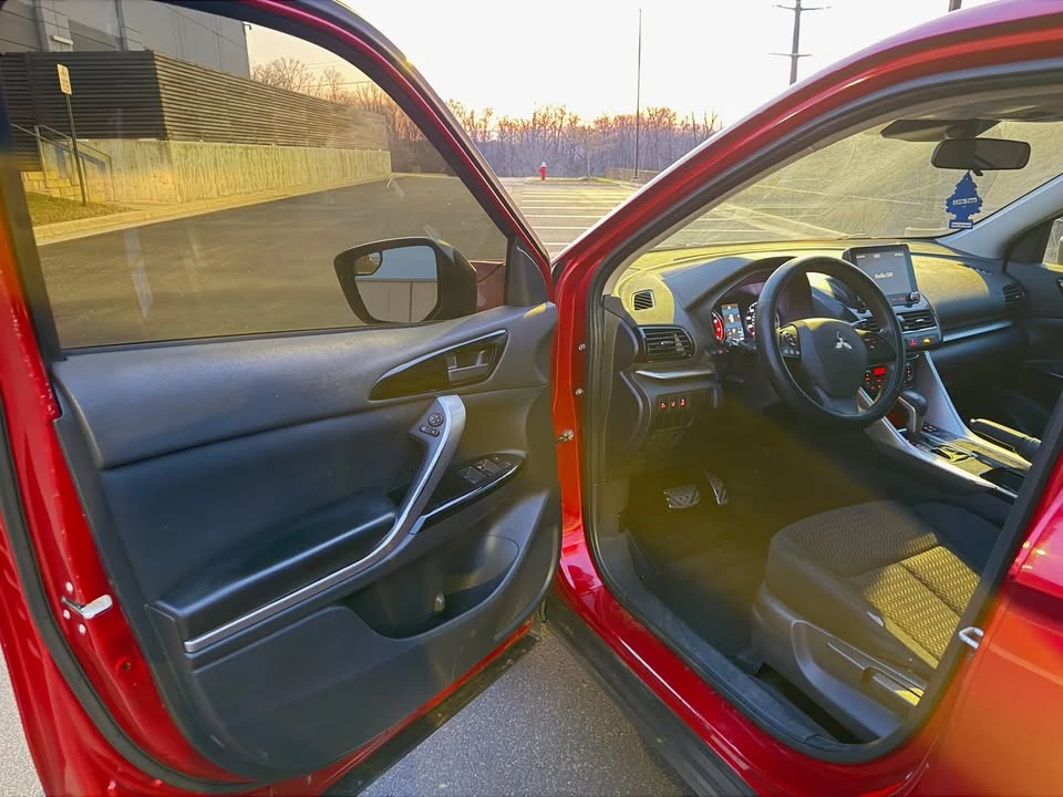 2022 Mitsubishi Eclipse Cross - Image 7 of 11