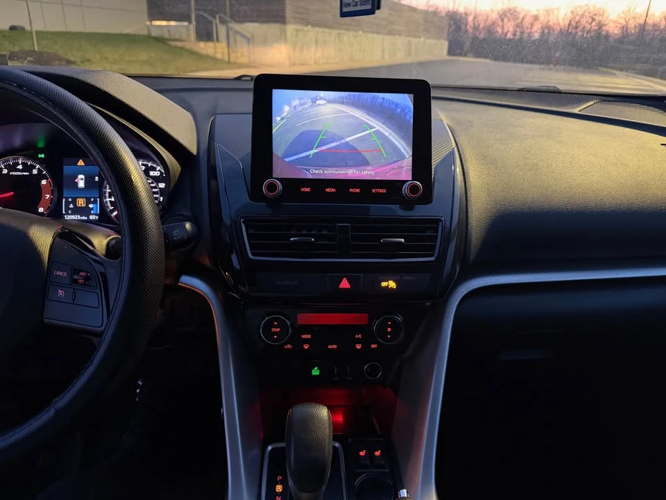 2022 Mitsubishi Eclipse Cross - Image 11 of 11