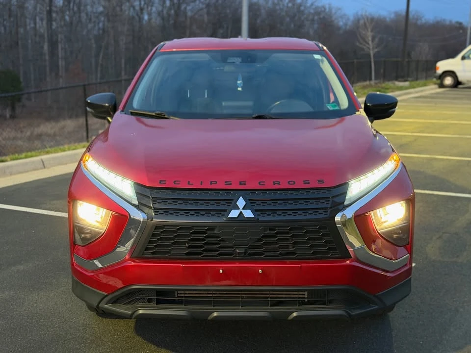 2022 Mitsubishi Eclipse Cross - Image 2 of 11