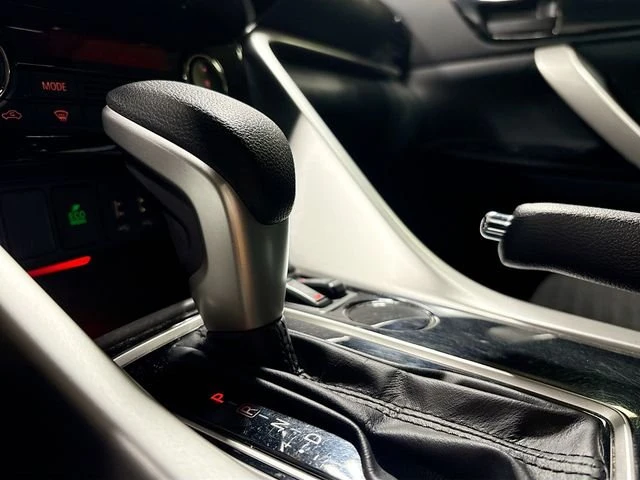 2022 Mitsubishi Eclipse Cross - Image 16 of 18
