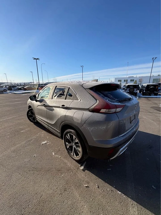 2022 Mitsubishi Eclipse Cross - Image 2 of 9