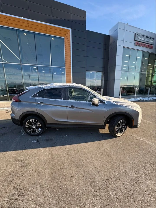 2022 Mitsubishi Eclipse Cross - Image 4 of 9