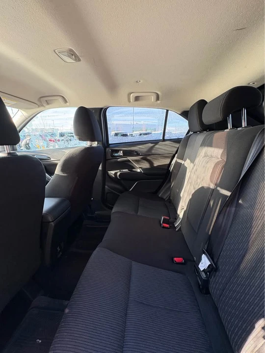 2022 Mitsubishi Eclipse Cross - Image 8 of 9
