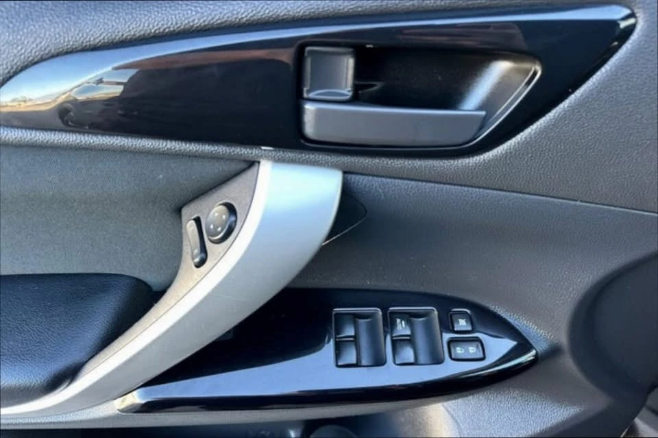 2022 Mitsubishi Eclipse Cross - Image 10 of 20