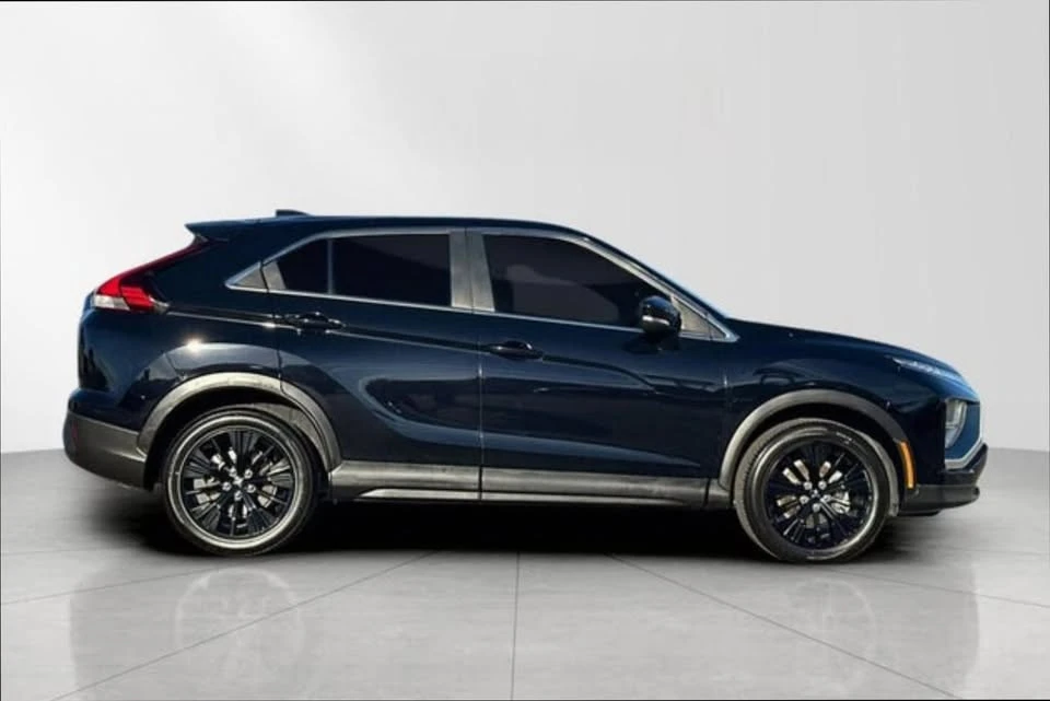 2022 Mitsubishi Eclipse Cross - Image 2 of 20