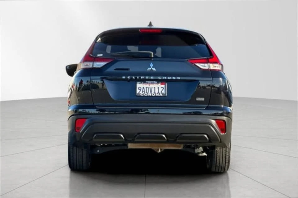 2022 Mitsubishi Eclipse Cross - Image 4 of 20