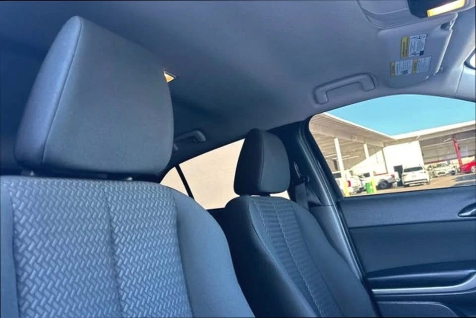 2022 Mitsubishi Eclipse Cross - Image 16 of 20
