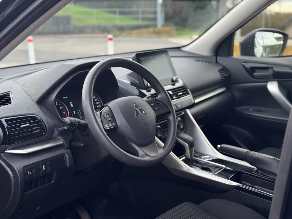 2022 Mitsubishi Eclipse Cross - Image 7 of 14