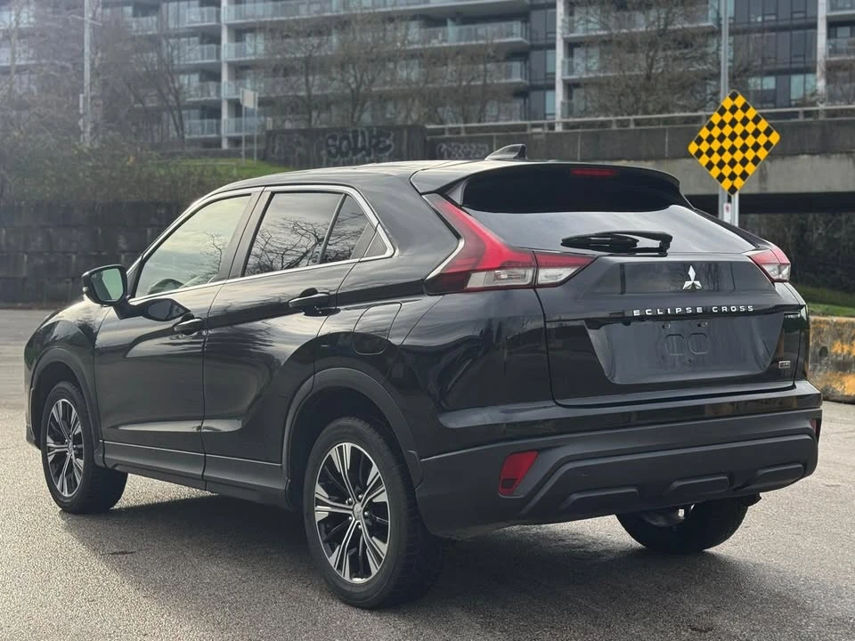 2022 Mitsubishi Eclipse Cross - Image 7 of 16