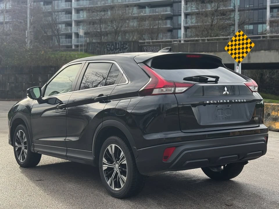 2022 Mitsubishi Eclipse Cross - Image 12 of 15