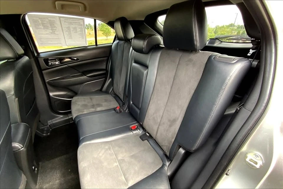 2022 Mitsubishi Eclipse Cross - Image 13 of 15