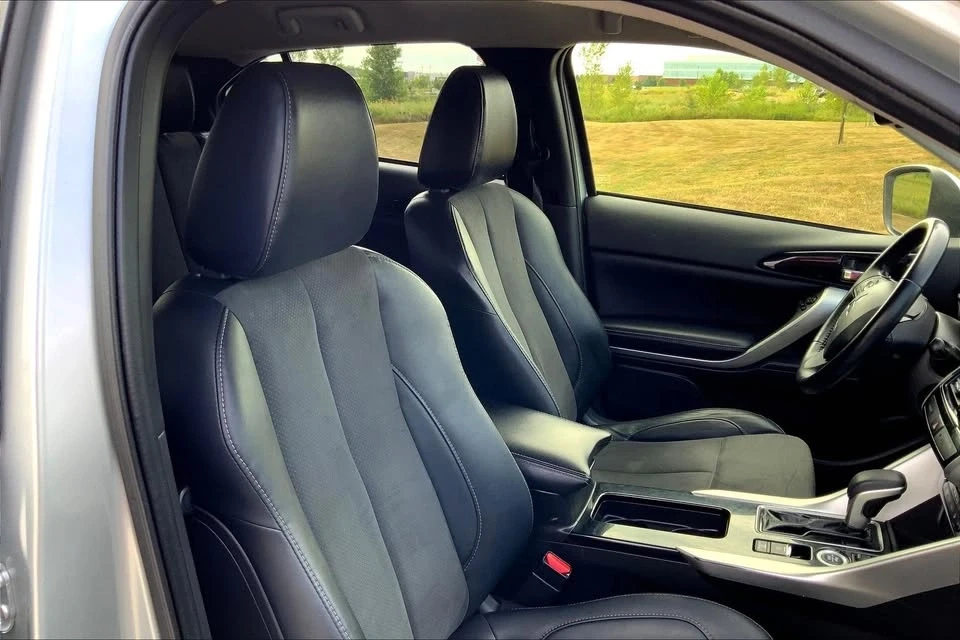 2022 Mitsubishi Eclipse Cross - Image 12 of 15
