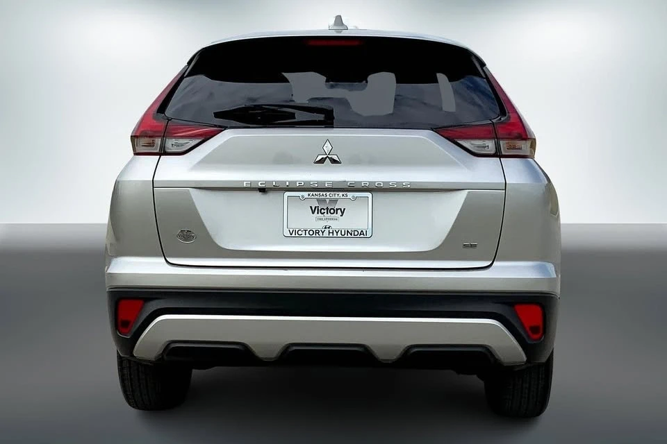 2022 Mitsubishi Eclipse Cross - Image 3 of 15