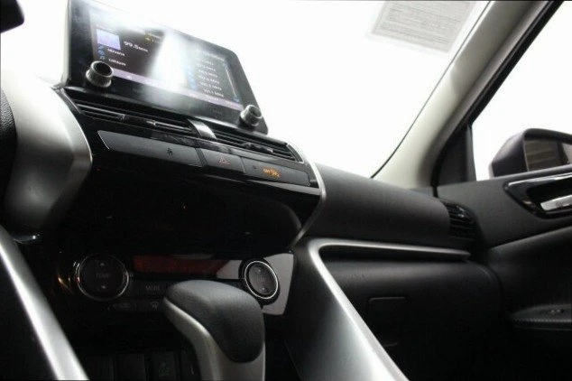 2022 Mitsubishi Eclipse Cross - Image 15 of 19
