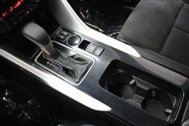 2022 Mitsubishi Eclipse Cross - Image 18 of 19