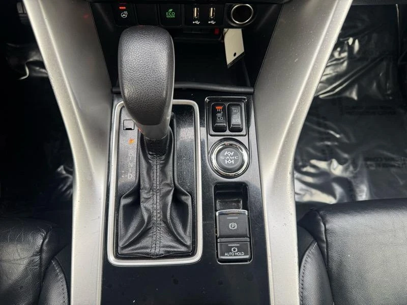 2022 Mitsubishi Eclipse Cross - Image 14 of 19