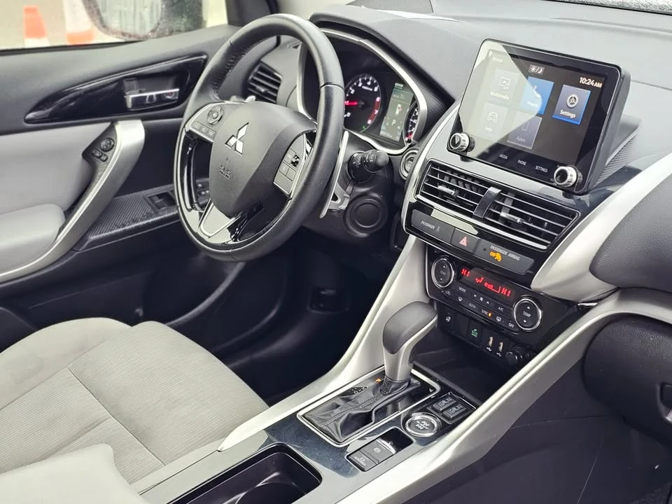 2022 Mitsubishi Eclipse Cross - Image 9 of 20