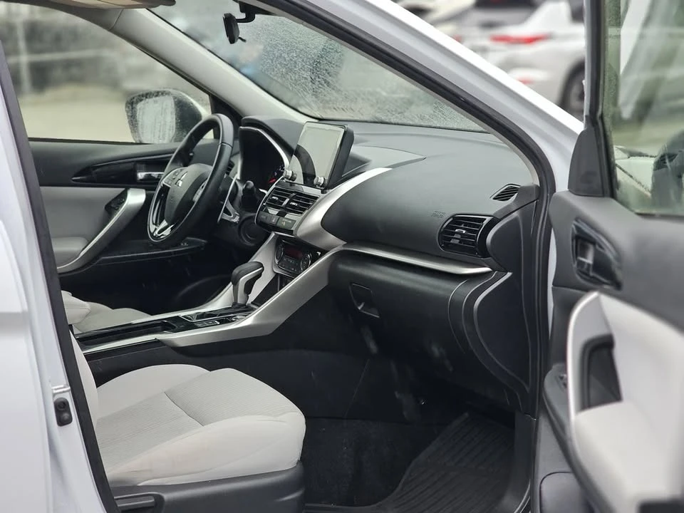 2022 Mitsubishi Eclipse Cross - Image 11 of 20