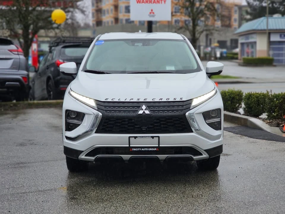 2022 Mitsubishi Eclipse Cross - Image 2 of 20