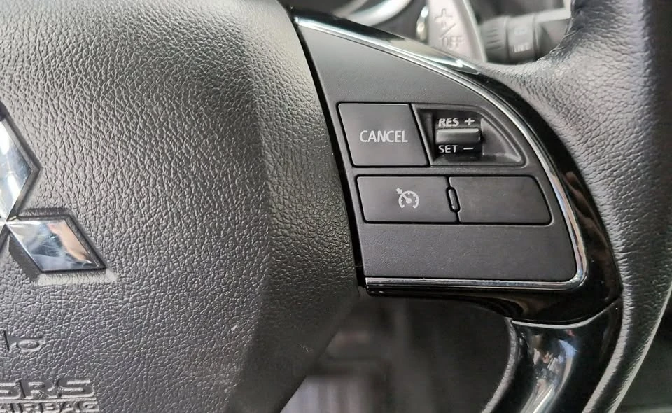 2022 Mitsubishi Eclipse Cross - Image 9 of 20