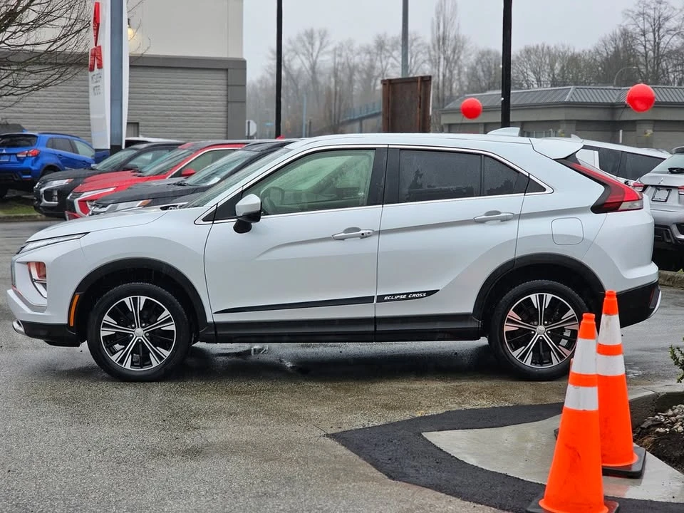 2022 Mitsubishi Eclipse Cross - Image 4 of 20