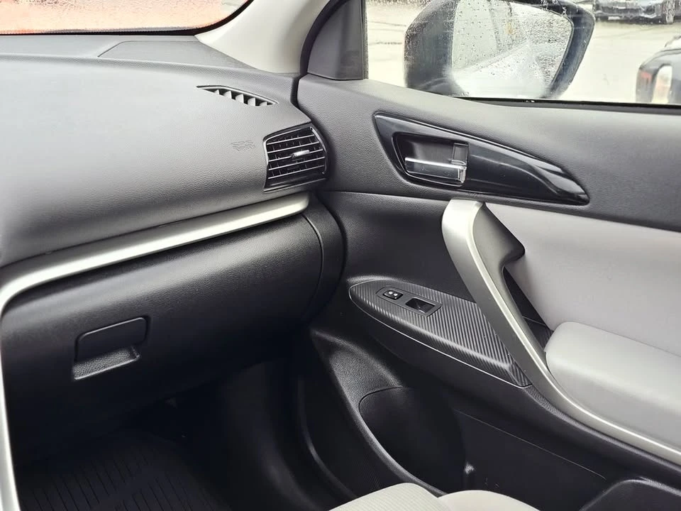 2022 Mitsubishi Eclipse Cross - Image 16 of 20