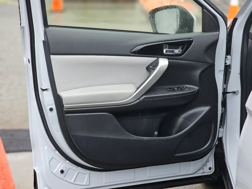 2022 Mitsubishi Eclipse Cross - Image 18 of 20