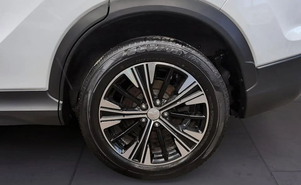 2022 Mitsubishi Eclipse Cross - Image 18 of 20