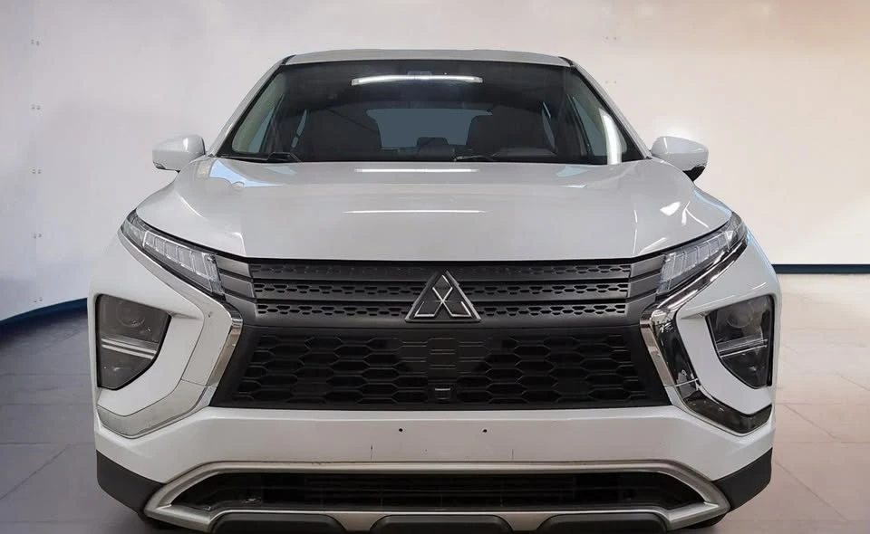 2022 Mitsubishi Eclipse Cross - Image 2 of 8