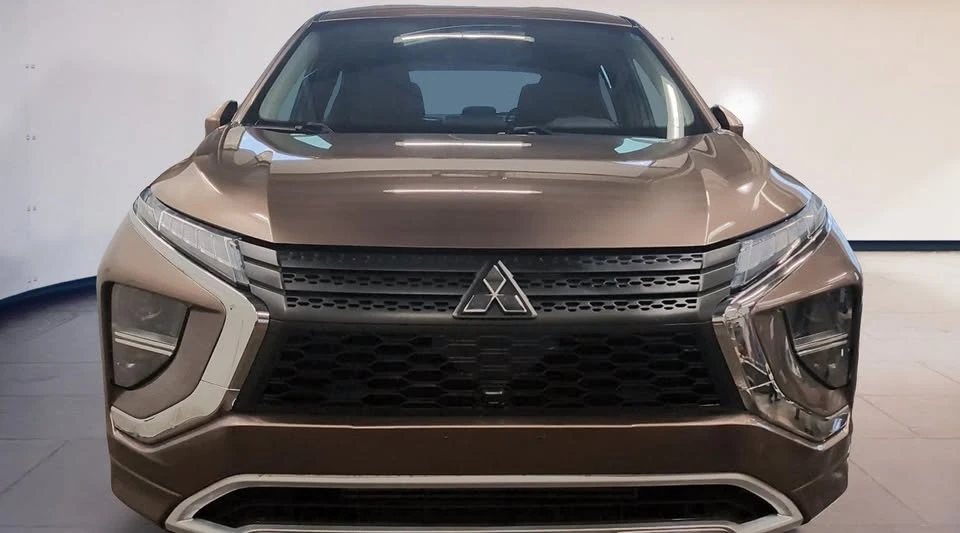 2022 Mitsubishi Eclipse Cross - Image 2 of 20