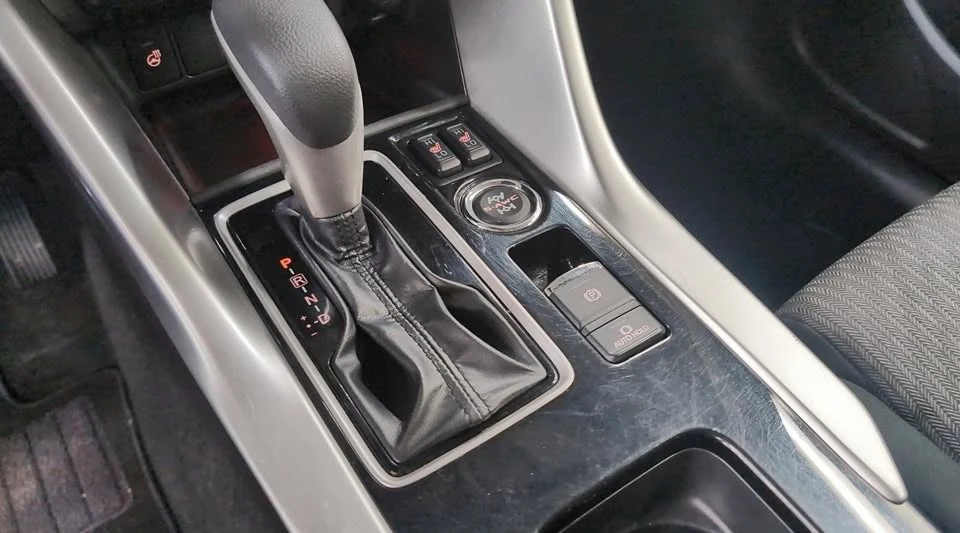 2022 Mitsubishi Eclipse Cross - Image 17 of 20