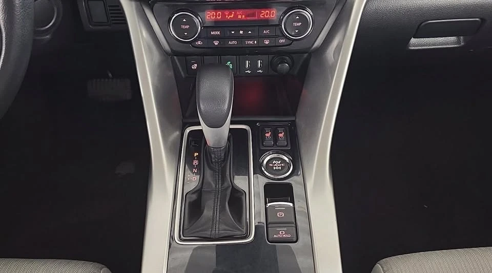 2022 Mitsubishi Eclipse Cross - Image 18 of 19