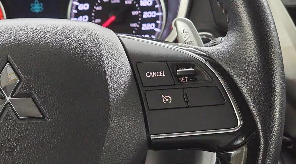 2022 Mitsubishi Eclipse Cross - Image 13 of 19