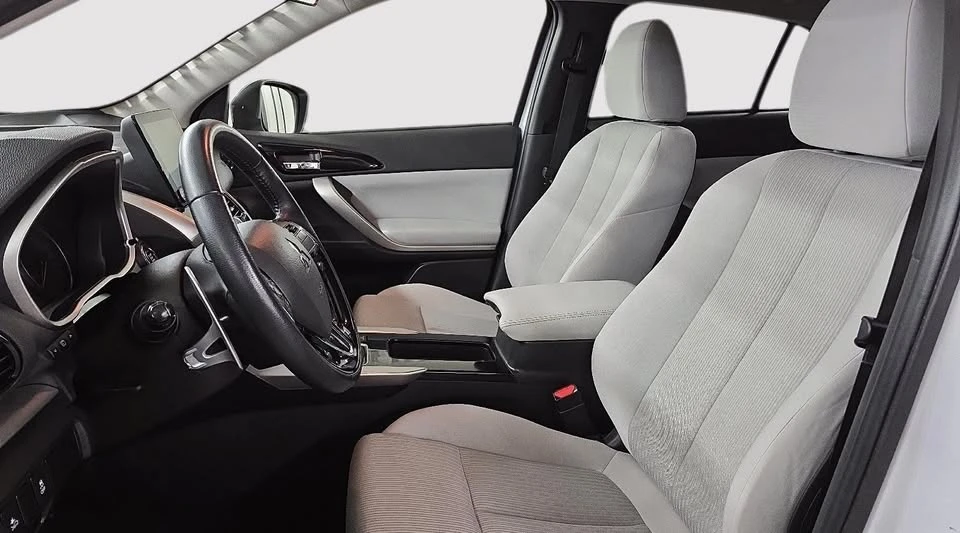 2022 Mitsubishi Eclipse Cross - Image 8 of 19