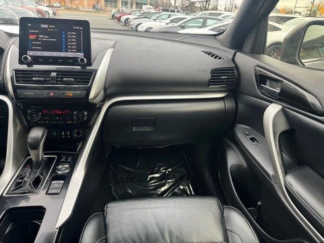 2022 Mitsubishi Eclipse Cross - Image 11 of 19