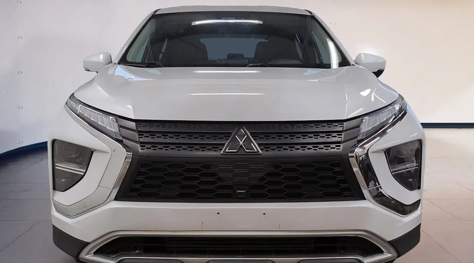 2022 Mitsubishi Eclipse Cross - Image 2 of 20