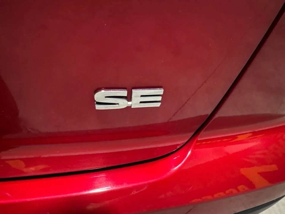 2022 Mitsubishi Eclipse Cross - Image 8 of 19